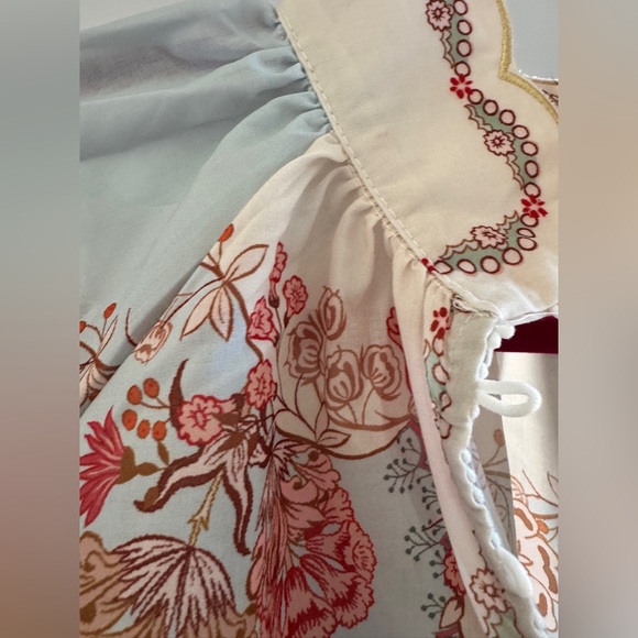 Designer-style Daylight Blouse and Shorts Set - Light Blue and Cream - Picture 6 of 16